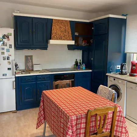 Les Pommiers - Chambres Climatisees Homestay *