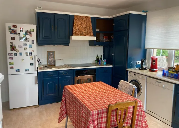 Les Pommiers - Climatisees Homestay *