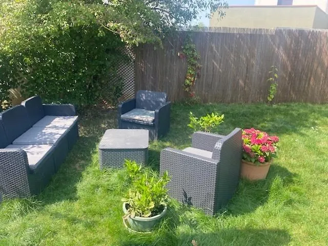 Les Pommiers - Climatisees Homestay Rosheim